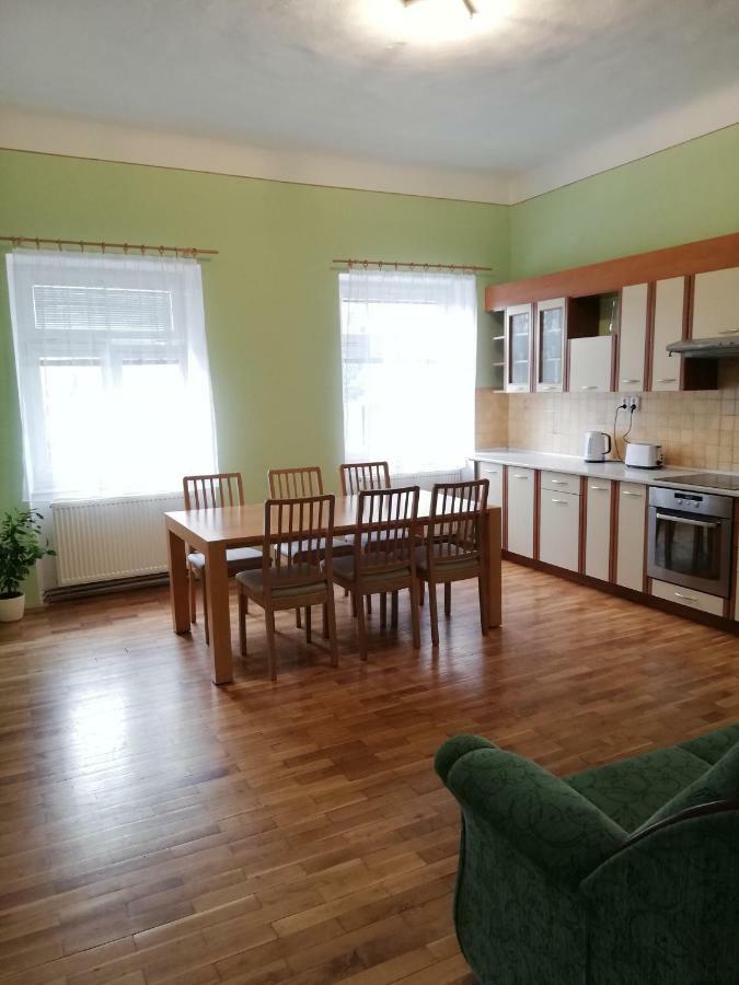 Apartmany Pod Divadlem Зноймо Екстериор снимка