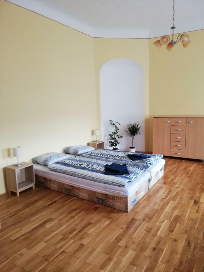 Apartmany Pod Divadlem Зноймо Екстериор снимка