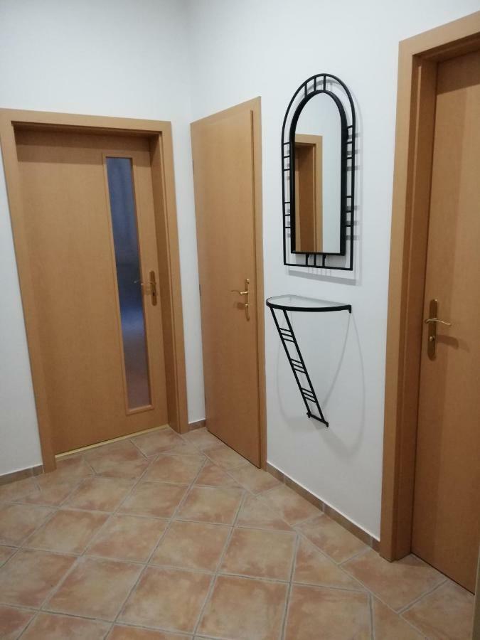 Apartmany Pod Divadlem Зноймо Екстериор снимка
